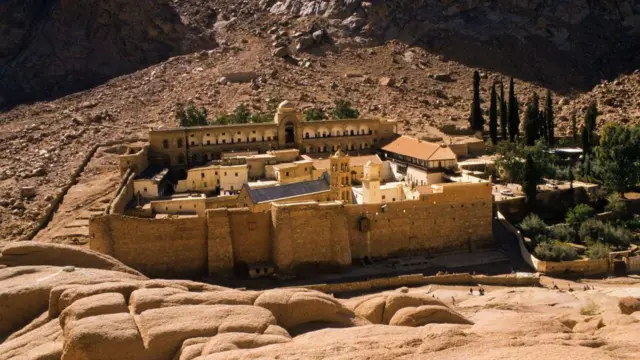 Monte Sinai: como um dos lugares mais sagrados do mundo pode se tornar um resort de luxo – BBC News Brasil - Imagem do artigo original