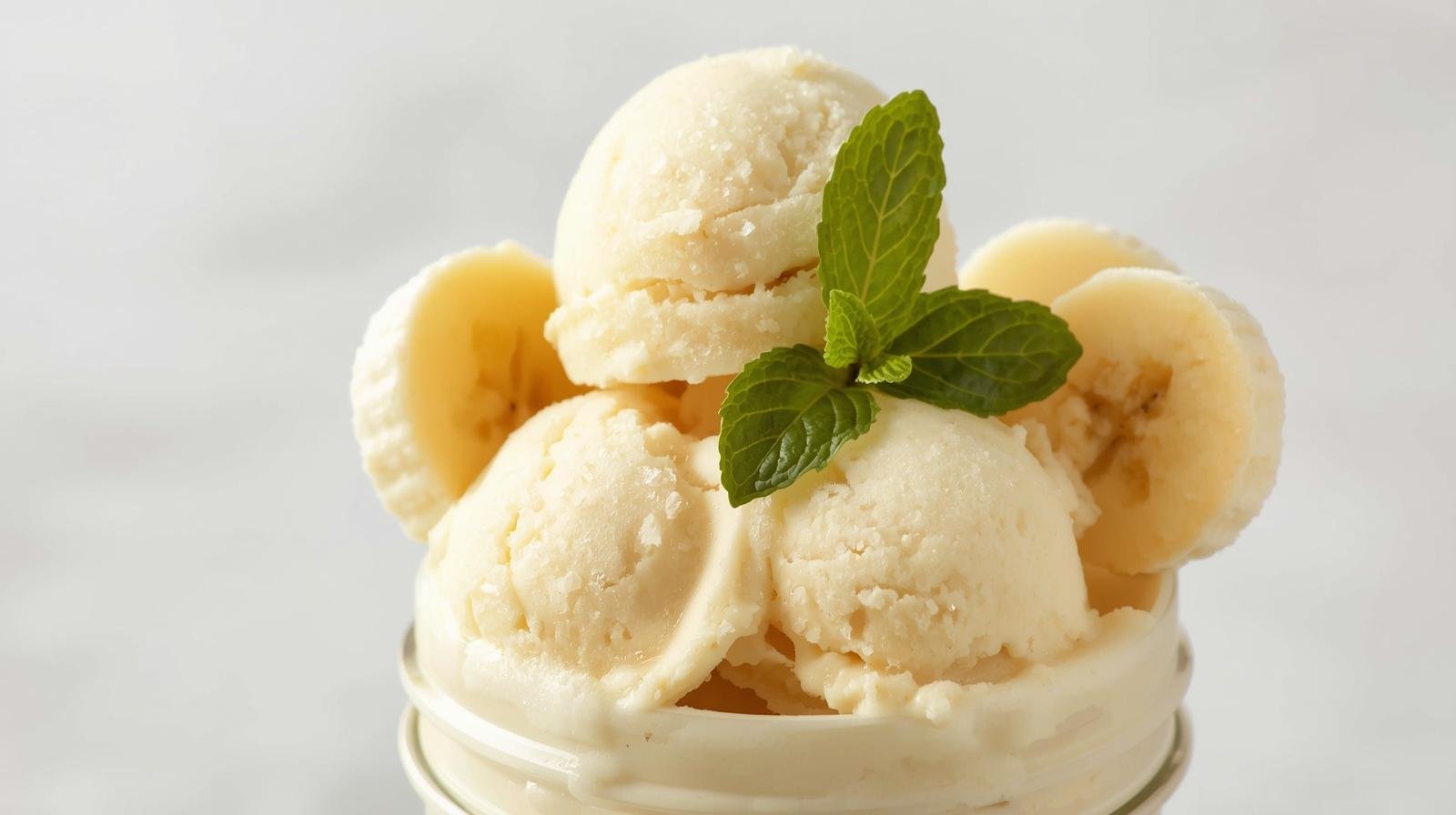 Sorvete de banana congelada